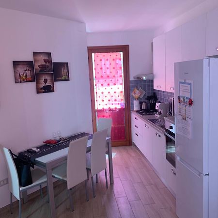 קליארי Holidays Apartment מראה חיצוני תמונה