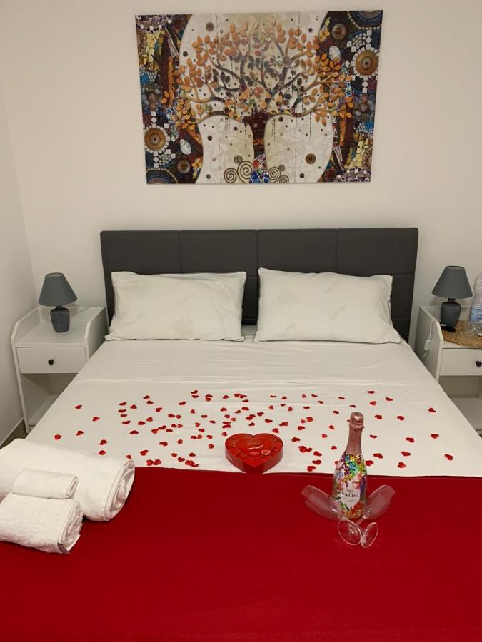 קליארי Holidays Apartment מראה חיצוני תמונה