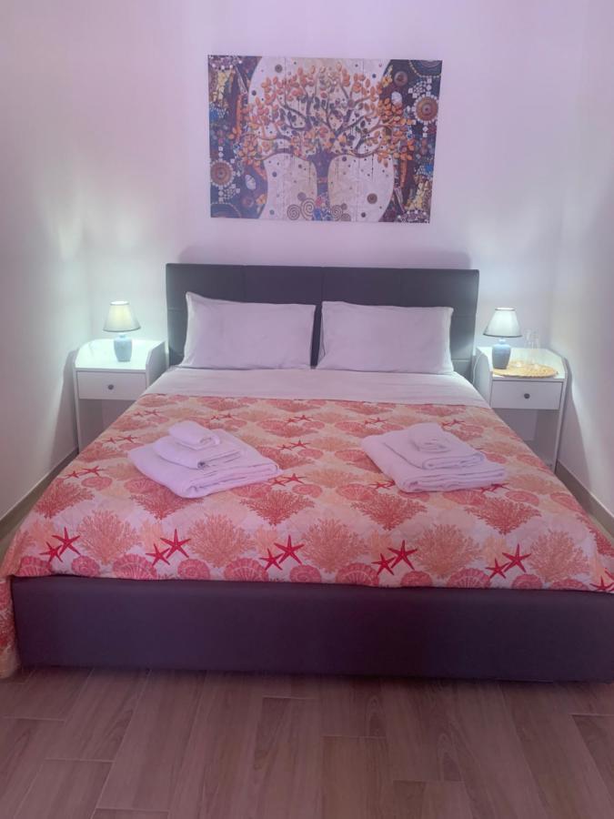 קליארי Holidays Apartment מראה חיצוני תמונה